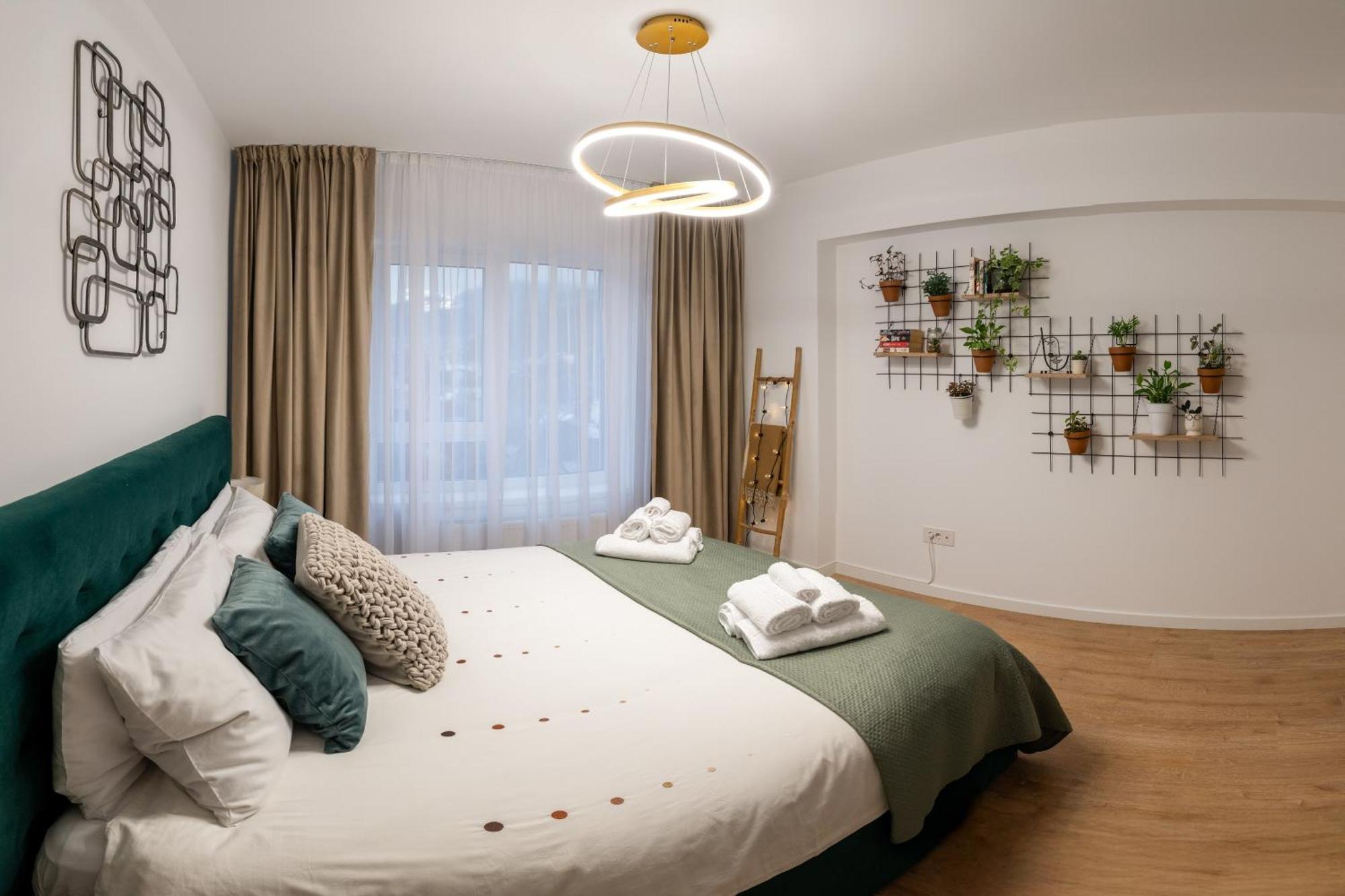 Mountain And View With Underground Parking Apartament