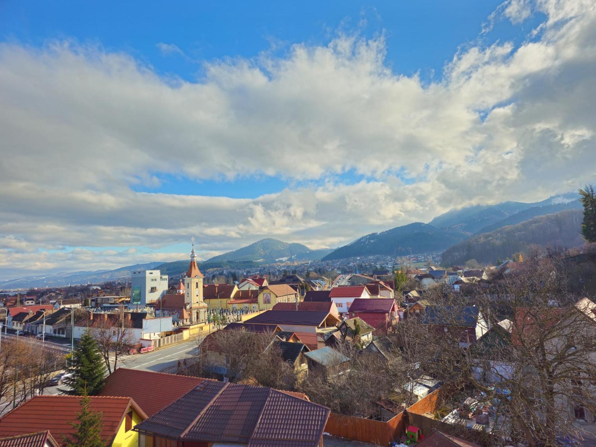 Mountain And View With Underground Parking Apartament Brașov